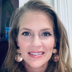 Meet your Posher, Adrienne